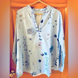 Lovely Lightweight long sleeve, beautiful watercolor floral pattern, 1XL